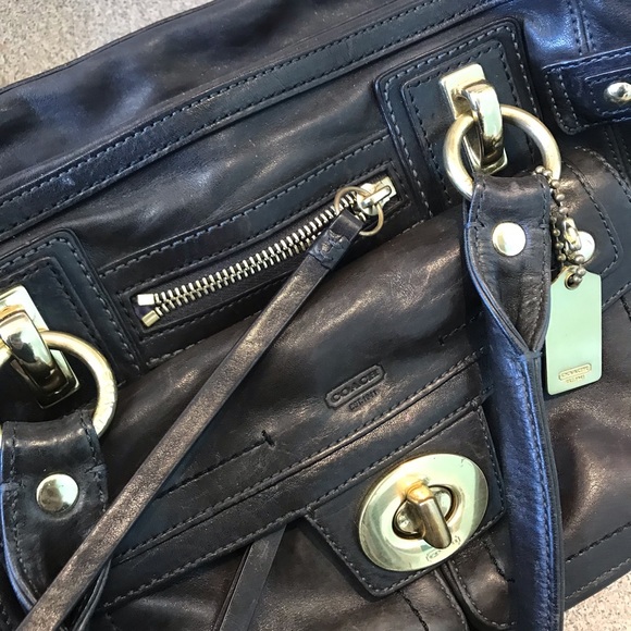 Coach purse 👛 - Picture 7 of 11